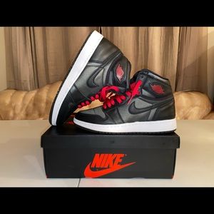 KIDS Jordan 1 Mid sz 5.5, BARELY WORN!